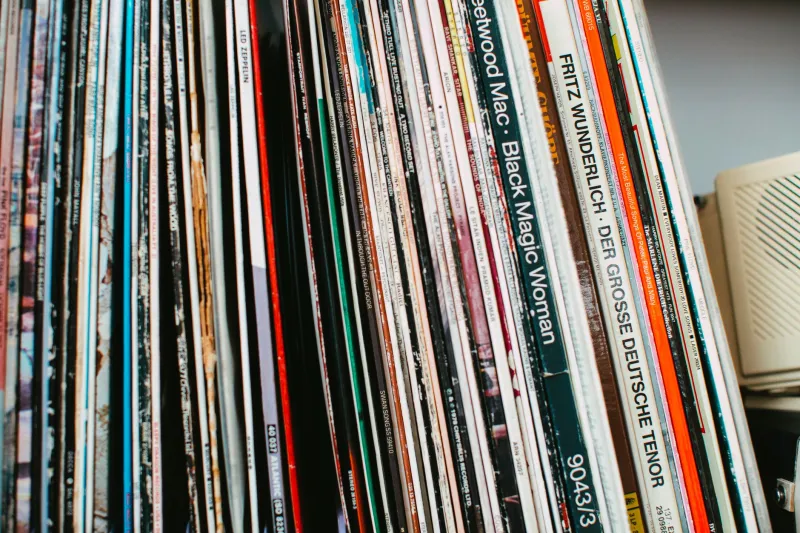 Your Grandkids Can't Inherit a Spotify Playlist: The Quiet Death of the Record Shelf