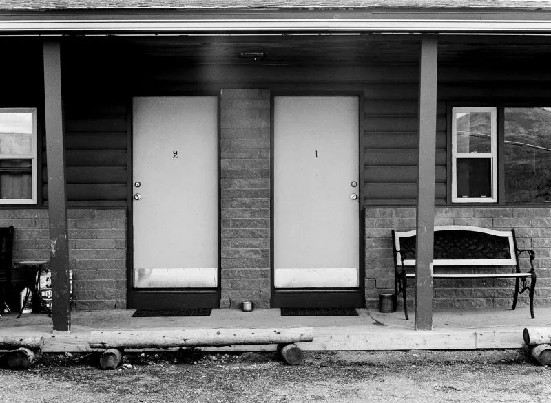 When Americans Knew How to Sit Still: The Lost Ritual of Doing Absolutely Nothing